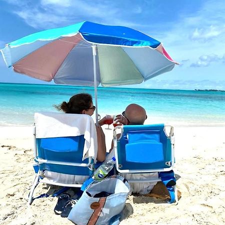 Studio, 100 Feet From The Beach Nassau Esterno foto