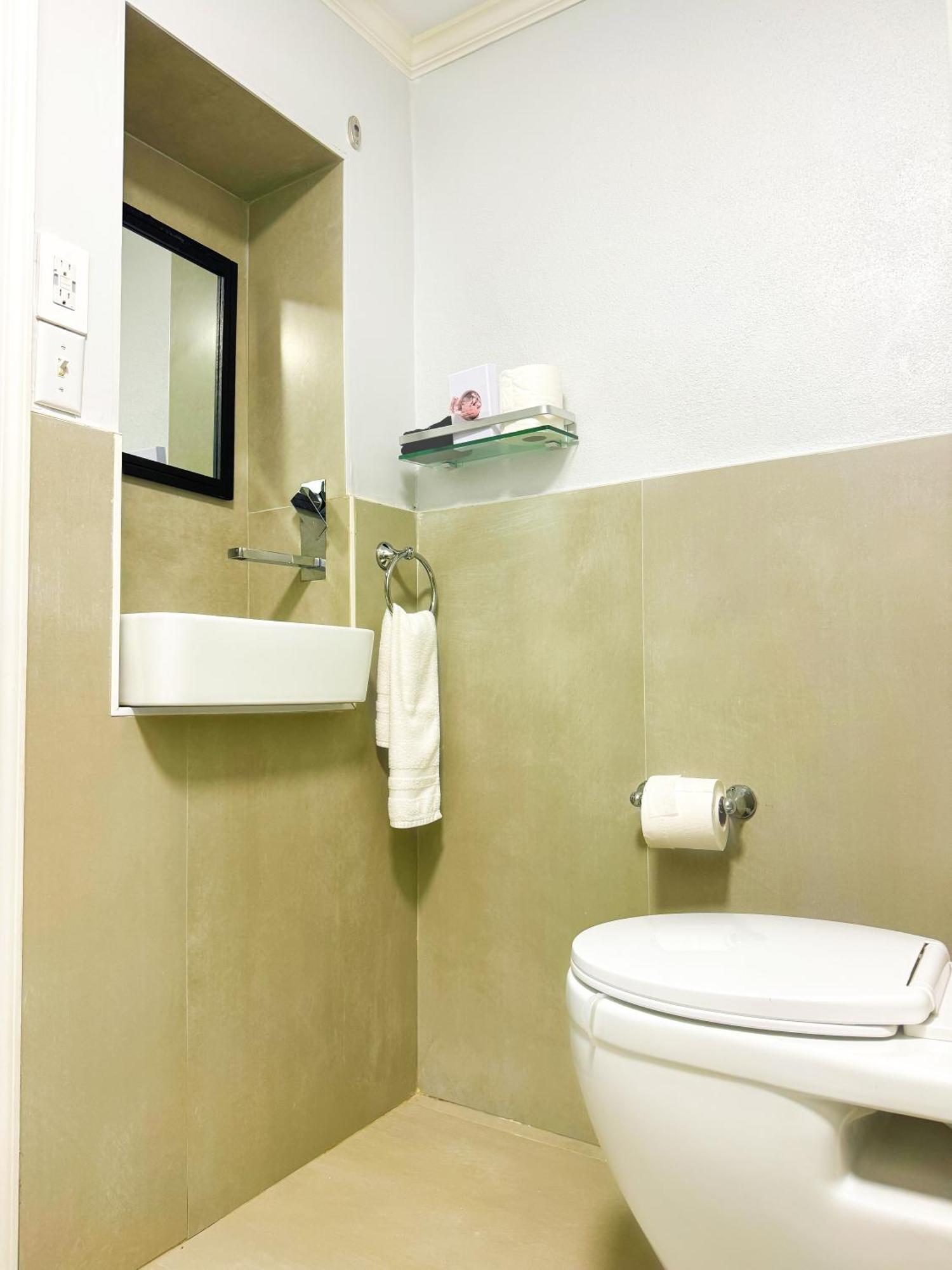 Studio, 100 Feet From The Beach Nassau Esterno foto