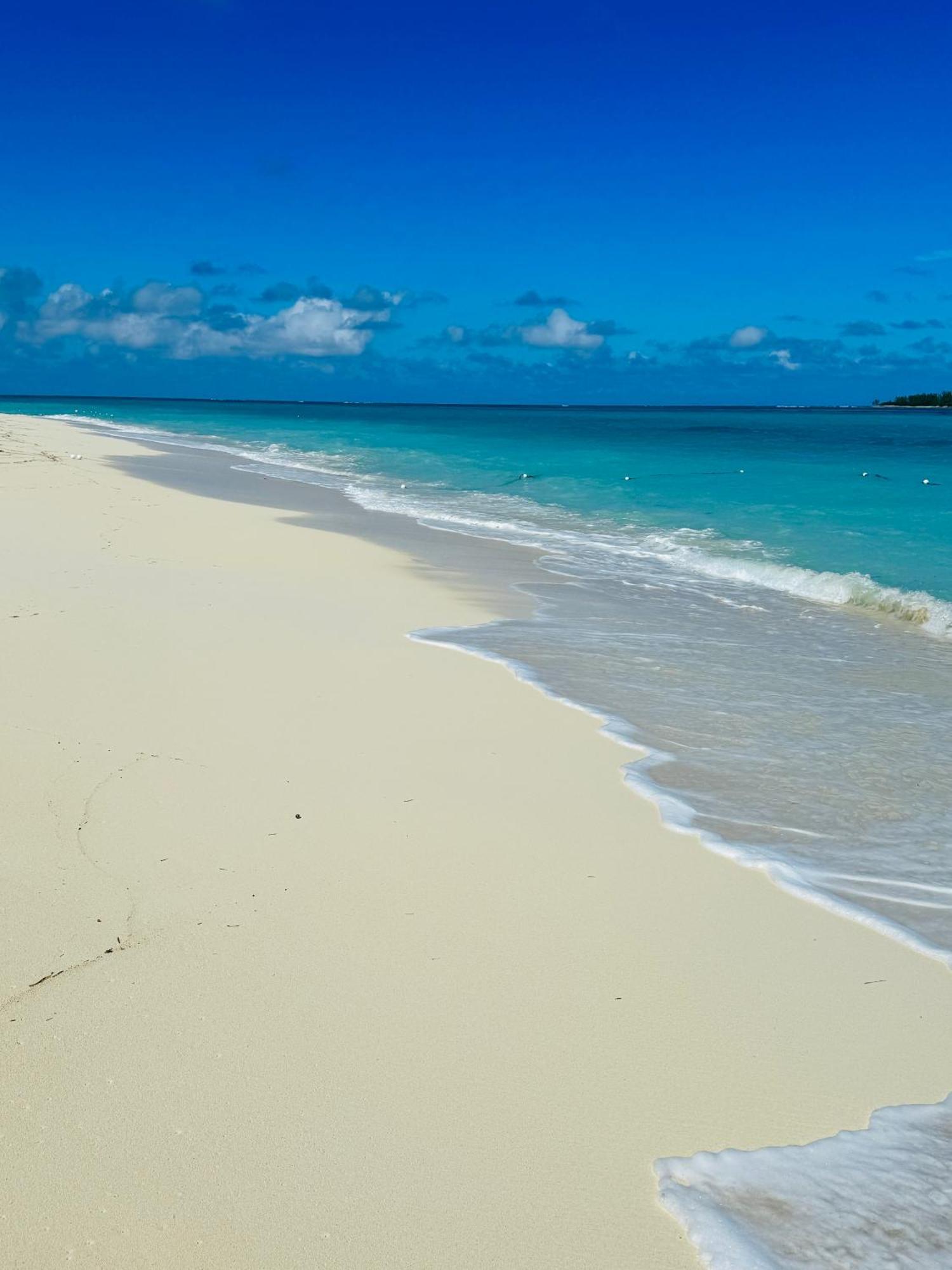 Studio, 100 Feet From The Beach Nassau Esterno foto