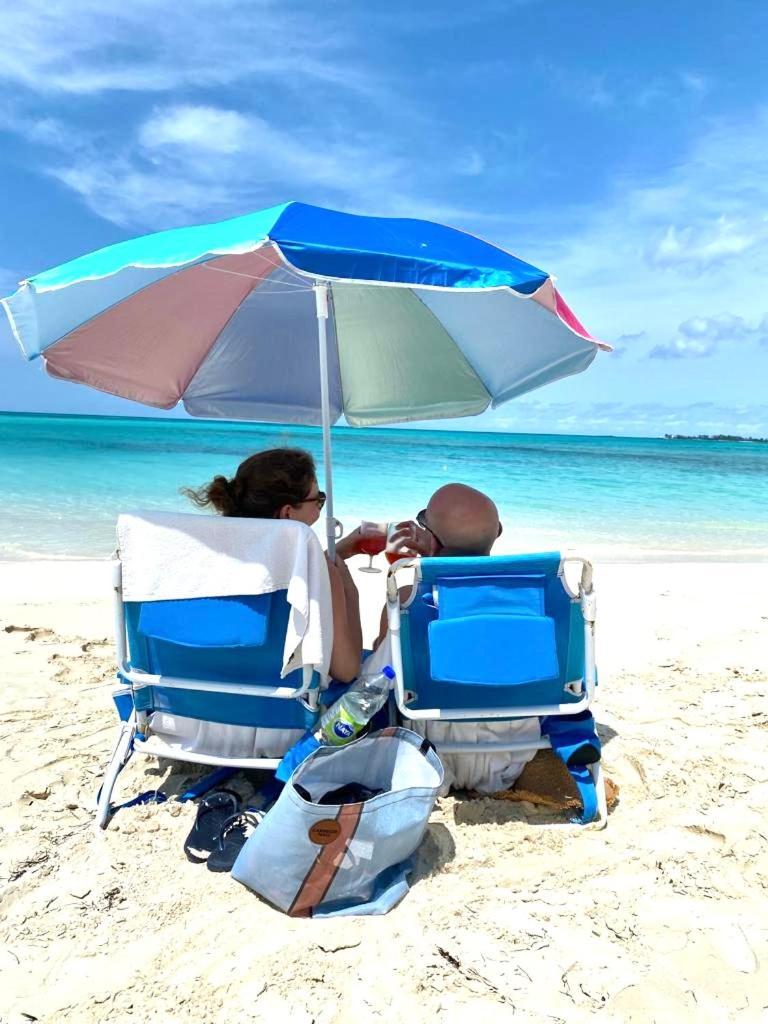 Studio, 100 Feet From The Beach Nassau Esterno foto
